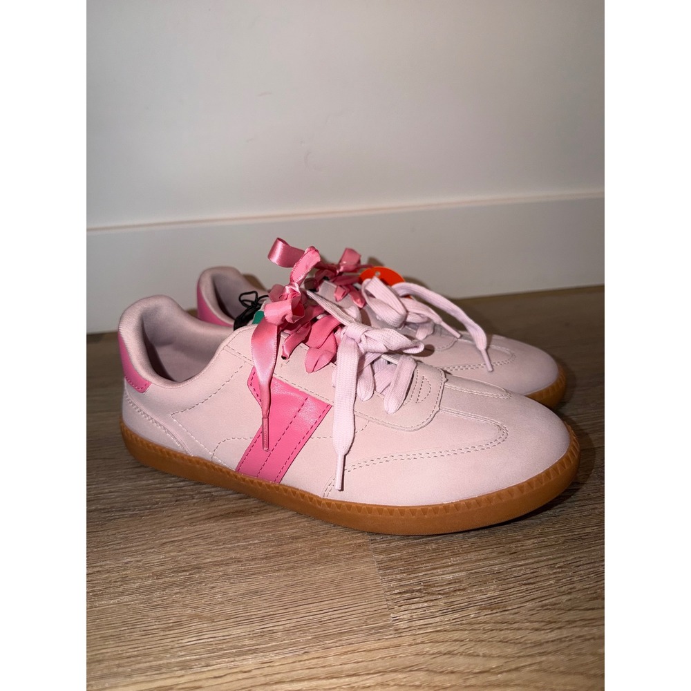 Girl sneakers size 5